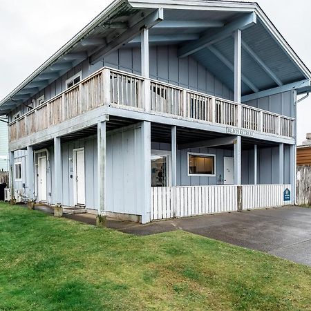 Beach Retreat -- Lower Retreat ニューポート エクステリア 写真